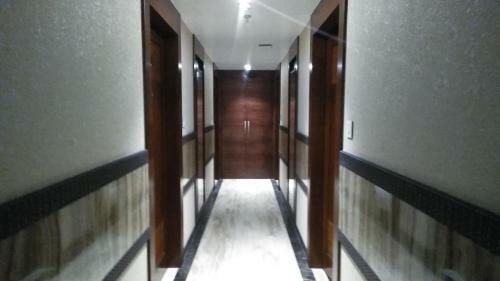 Hotel Square Inn