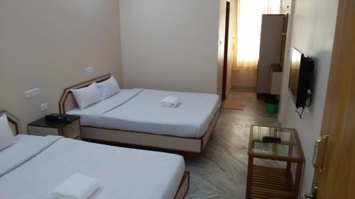 Hotel Saravana Grand