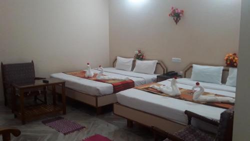 Hotel Saravana Grand