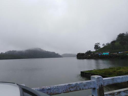 Hotel Malakkappara Dam Resort