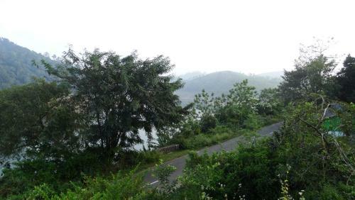 Hotel Malakkappara Dam Resort