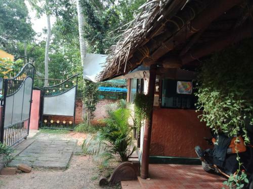 Hostal Mango Palace