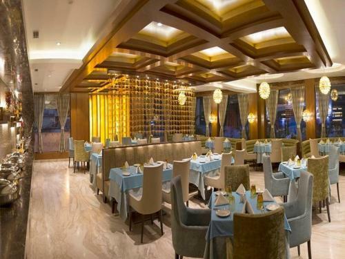 Hotel The India Benares