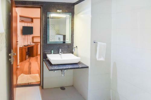 Saffron Hotel