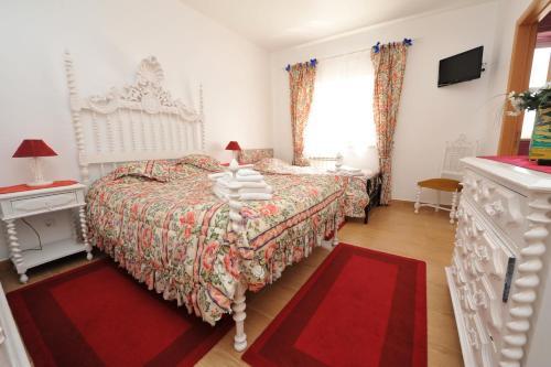 Hotel Aviz