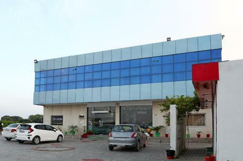 Oyo 17408 Scindia Resorts And Hotels