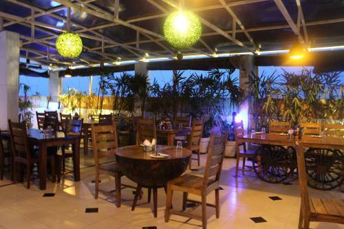 11 Flowers Serviced Apartments