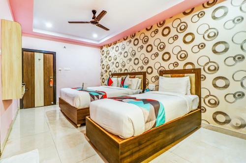 Hotel Fabexpress B Square