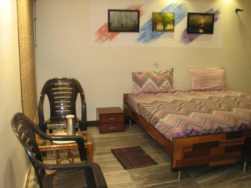 Atithi Comfort Homes (Exclusively For Families) - Royal