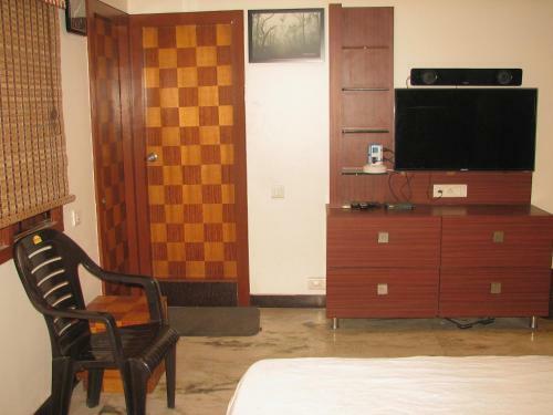 Atithi Comfort Homes (Exclusively For Families) - Royal