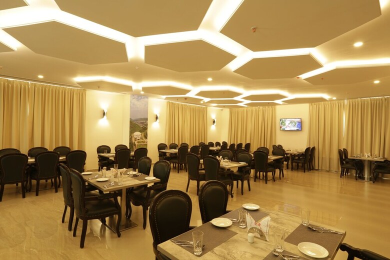Mantris Hotel