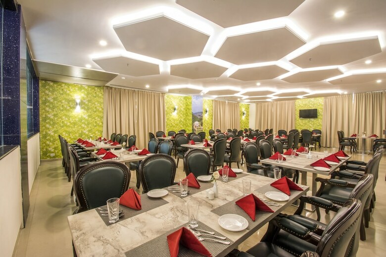 Mantris Hotel