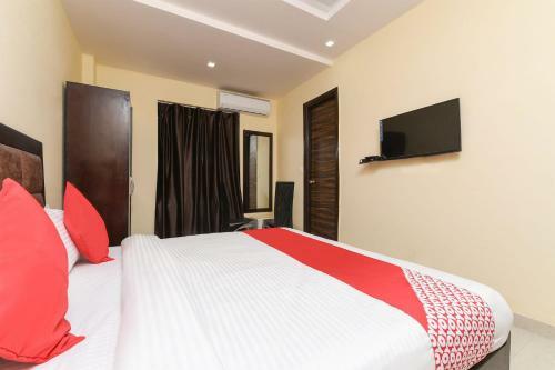 Hotel Oyo 15834 Shubhangni Residency