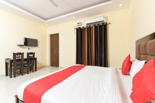 Hotel Oyo 15834 Shubhangni Residency