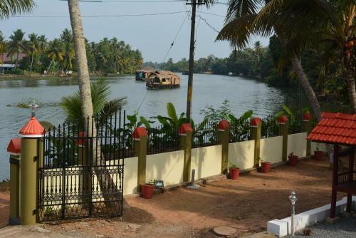 Bed & Breakfast Haya River View