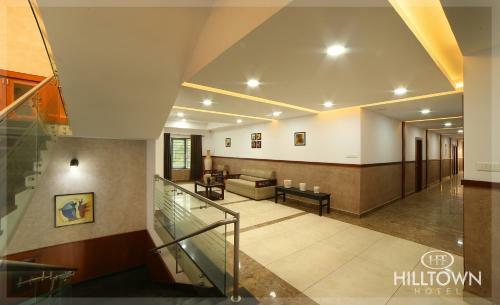 Kgees - Hill Town Hotel