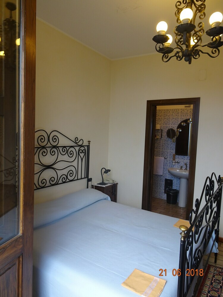 Hotel Castello Di Altomonte
