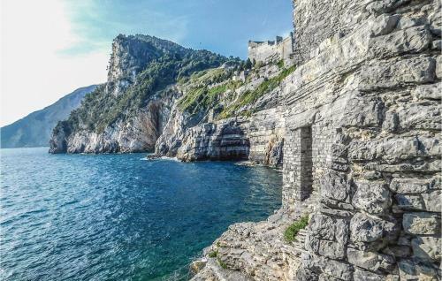 Two-bedroom Apartment In Pieve Ligure