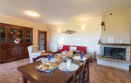 Six-bedroom Holiday Home In Castel Ritaldi (pg)