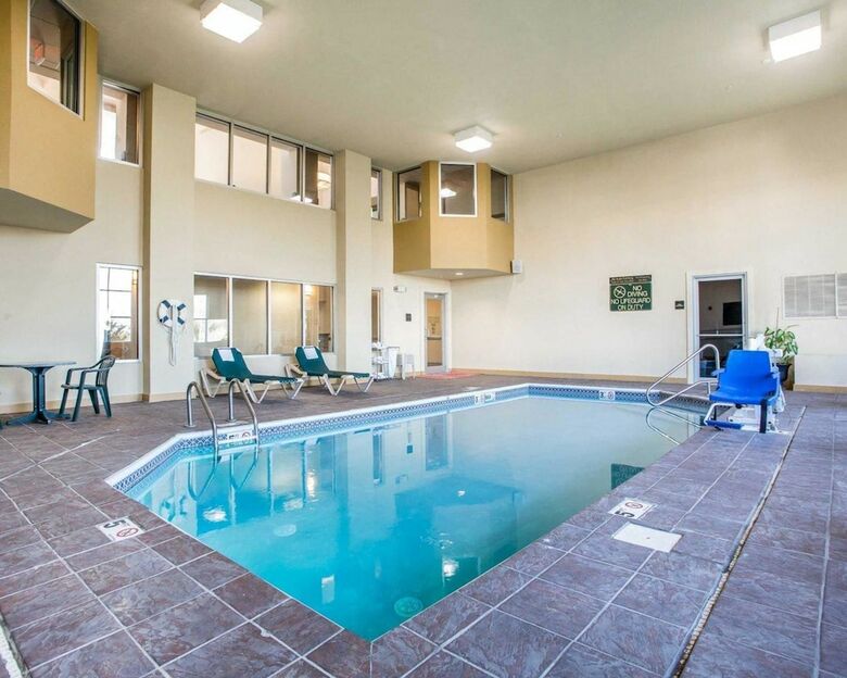 Hotel Comfort Suites