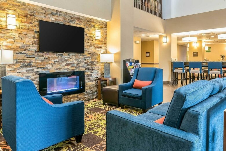 Hotel Comfort Suites