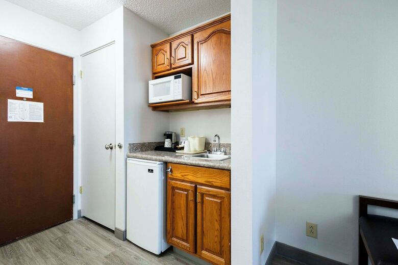 Hotel Comfort Suites