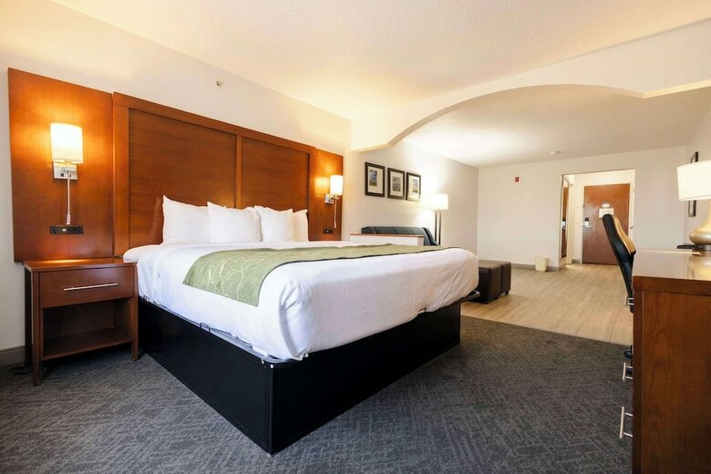 Hotel Comfort Suites