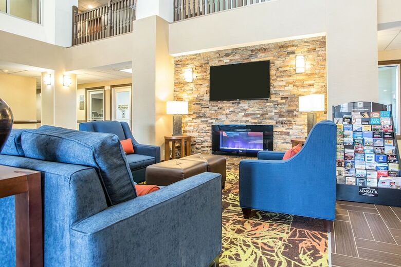 Hotel Comfort Suites