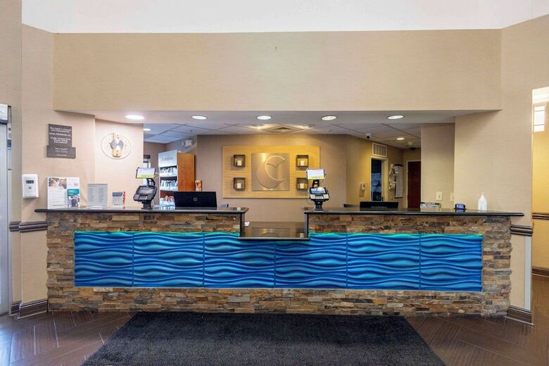 Hotel Comfort Suites