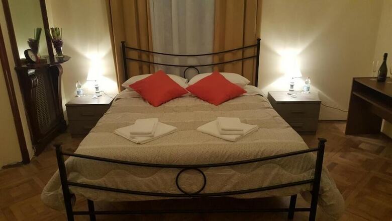 Hostal Garden Suite