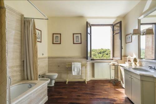 Siena Villa Sleeps 35 Pool Air Con Wifi