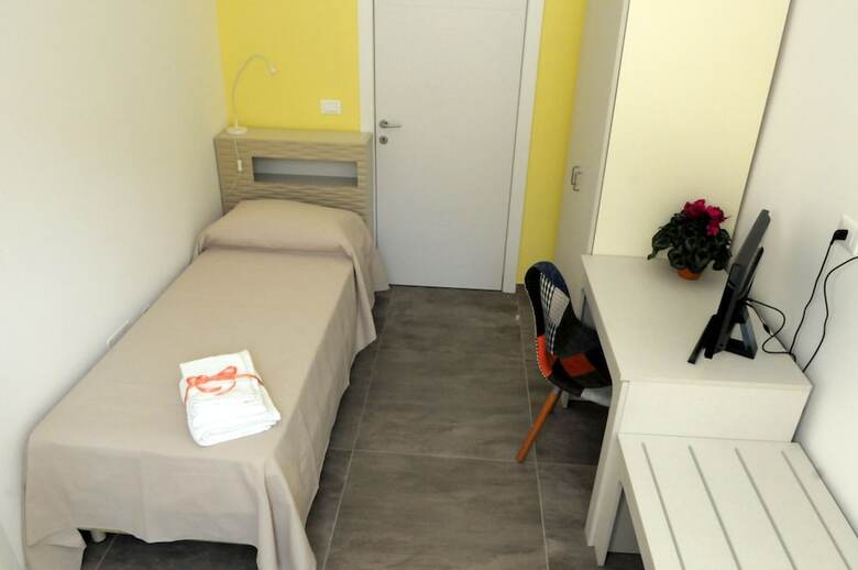 Hostal Della Torre Rooms