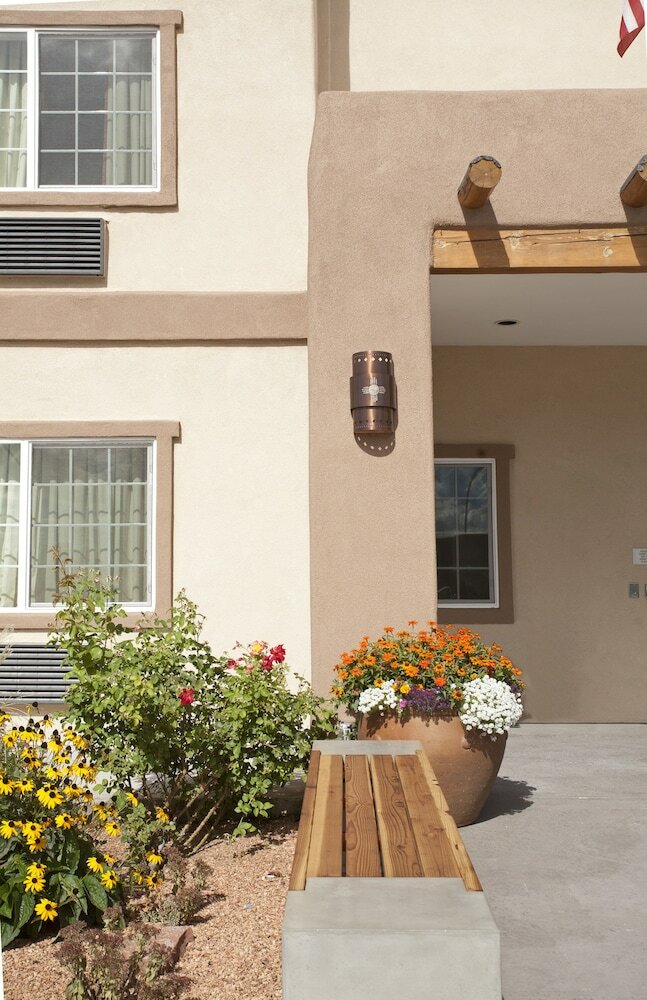 Hotel Rodeway Inn & Suites