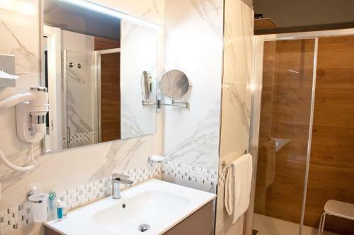 Hotel Ambruosi Village Resort & Spa