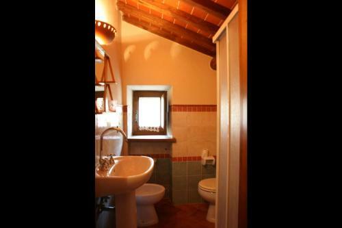 Misciano Villa Sleeps 5 Pool Wifi