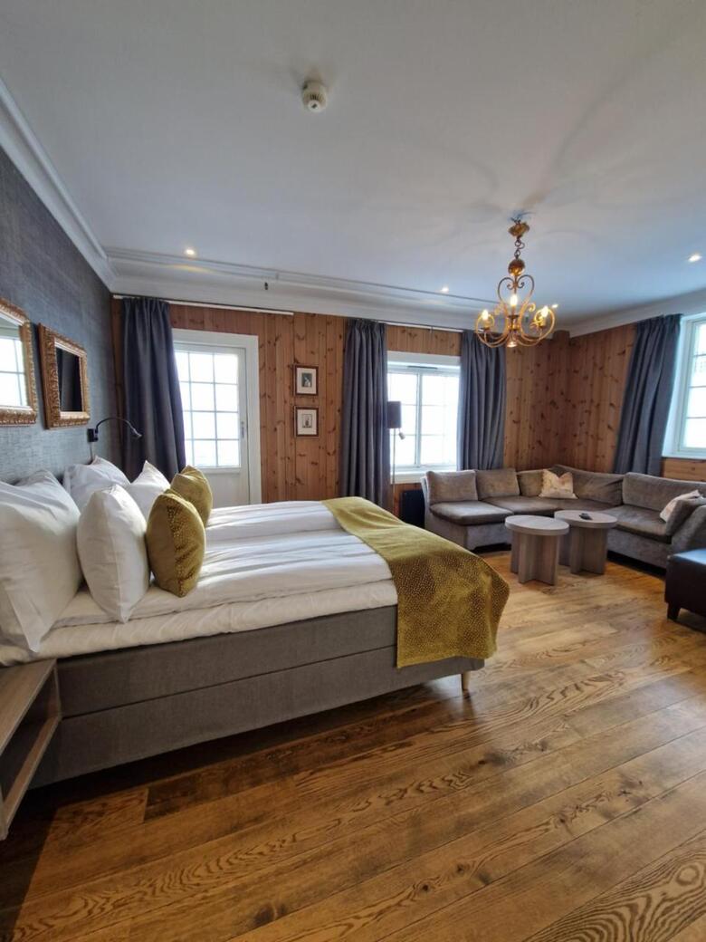 Dr. Holms Hotel