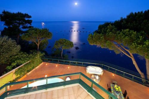 Marina Del Cantone Villa Sleeps 8 Pool Air Con Wifi