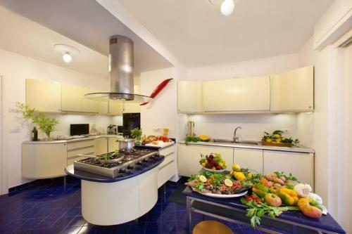 Marina Del Cantone Villa Sleeps 8 Pool Air Con Wifi