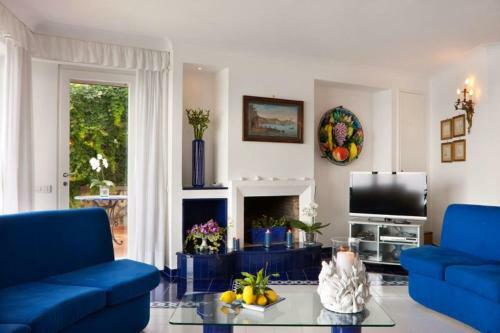 Marina Del Cantone Villa Sleeps 8 Pool Air Con Wifi