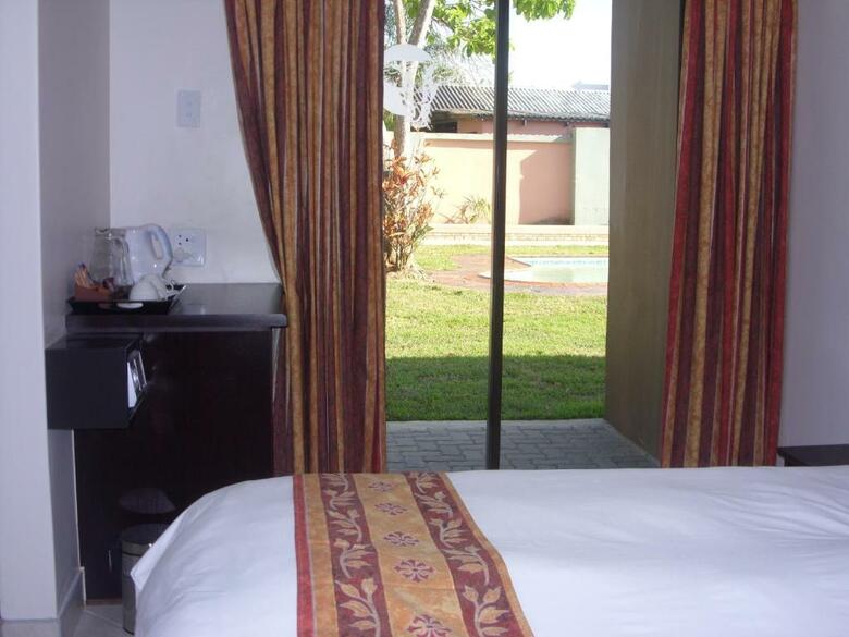 Elephant Lake Hotel