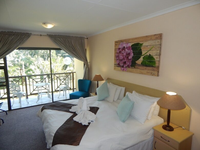 Elephant Lake Hotel