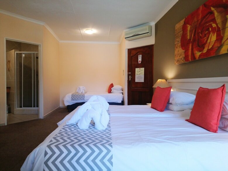 Elephant Lake Hotel