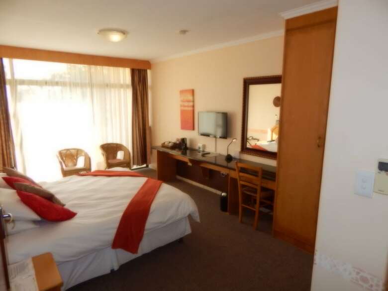 Elephant Lake Hotel