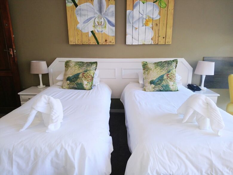 Elephant Lake Hotel