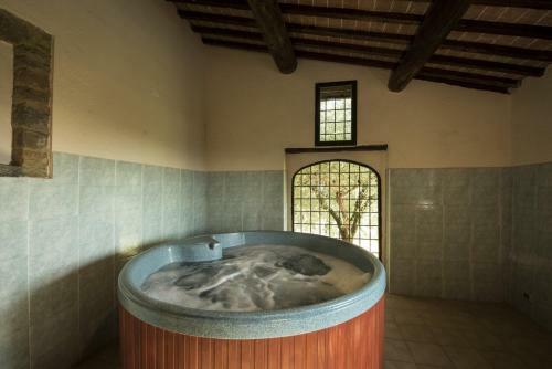 Palazzuolo Sul Senio Villa Sleeps 14 Pool