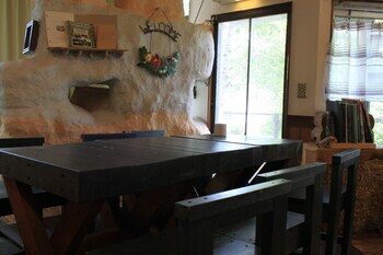 Hostal Alpine Backpackers