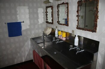 Hostal Alpine Backpackers