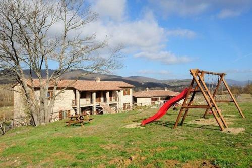 Passignano Sul Trasimeno Apartment Sleeps 4 Pool