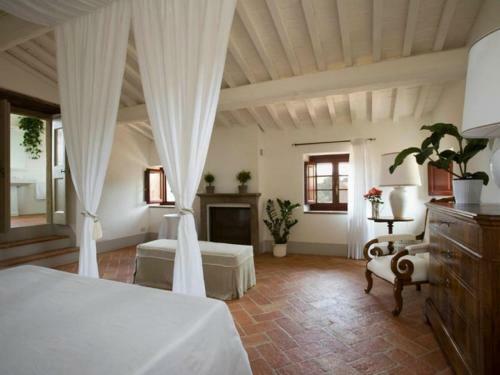 Petrognano Villa Sleeps 16 Pool Air Con Wifi