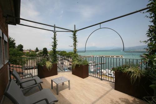 Hostal Riviera Carducci Rooms